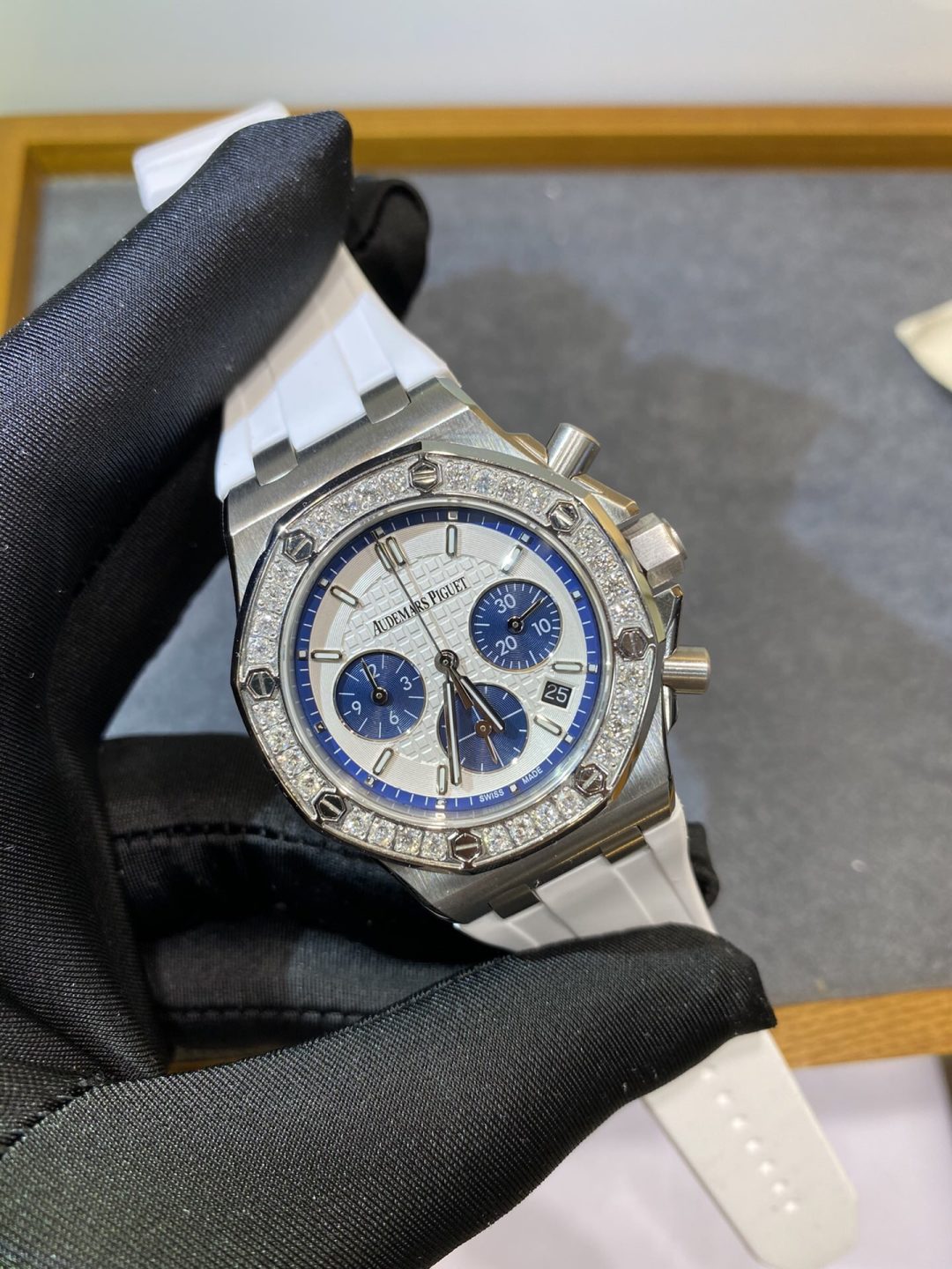 AP watch set with real diamonds