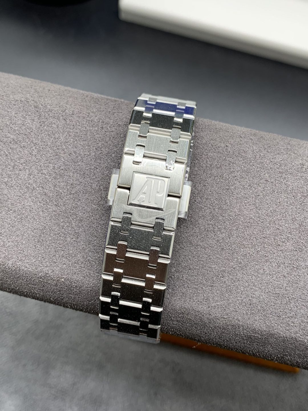 Audemars Piguet Women's Quartz 67651