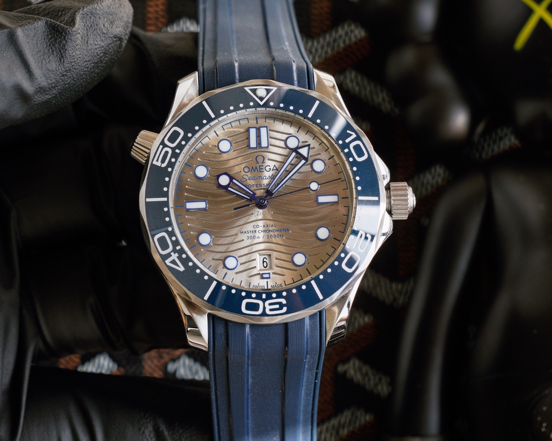 OMEGA Seamaster Series 656